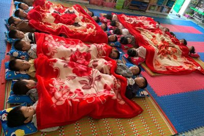 Trường mầm non Nghĩa An triển khai các biện pháp phòng chống rét đậm, rét hại cho trẻ